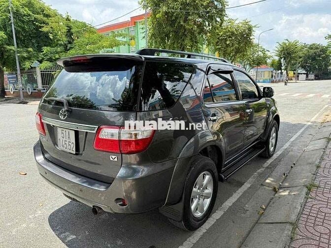 Toyota Fortuner 2011 2.7V - 127000 km