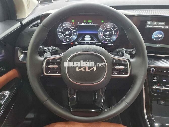 Kia Carnival 2023 Signature 3.5G - 20000 km