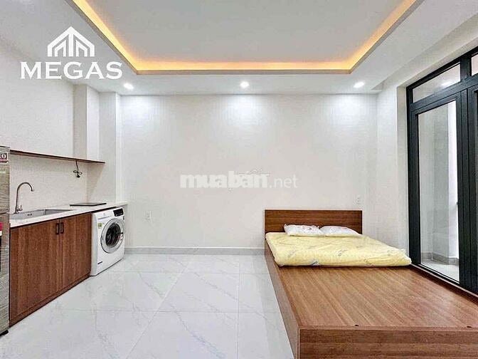 Căn hộ dịch vụ có ban công - Full nội thất - Ngay đại học Hutech