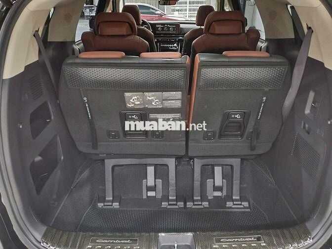 Kia Carnival 2023 Signature 3.5G - 20000 km