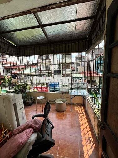 Bán nhà tập thể phố ngọc hồi nhà đẹp 2 thoáng oto đỗ cửa 90m Tầng 3 gi