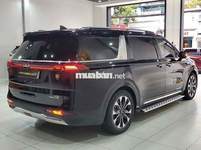 Kia Carnival 2023 Signature 3.5G - 20000 km