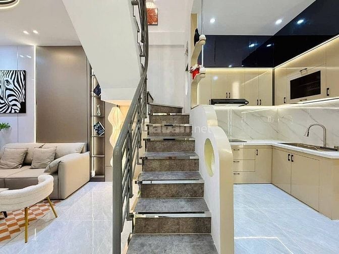 Bán nhà giá 2tỷ7 ,HXH 8m An Dương Vương, Q6, 40m2, 2PN, 2WC, SHR, CC T
