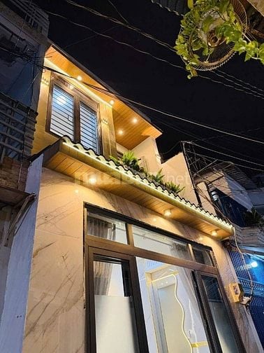 Bán nhà giá 2tỷ7 ,HXH 8m An Dương Vương, Q6, 40m2, 2PN, 2WC, SHR, CC T