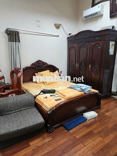 Nhà riêng mặt tiền 100m2, 2 ngủ, p Hàng Chiếu, sổ đỏ CC