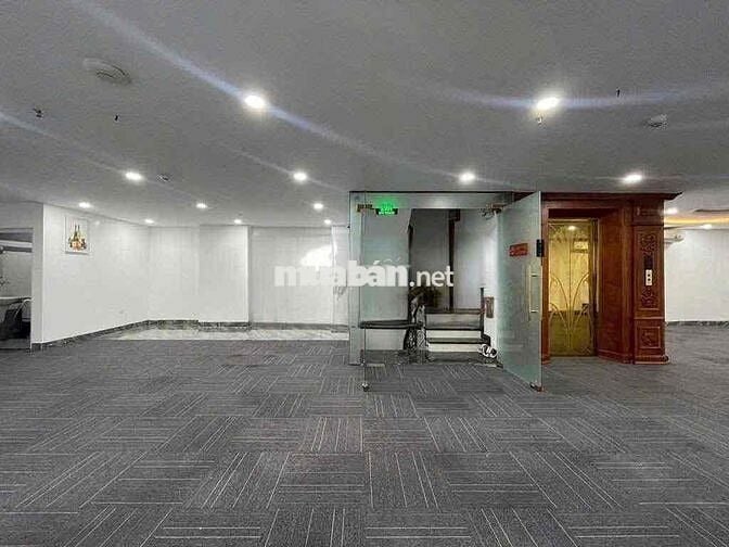 Cho thuê mặt bằng 180m2 mt đường số tân quy, Q7