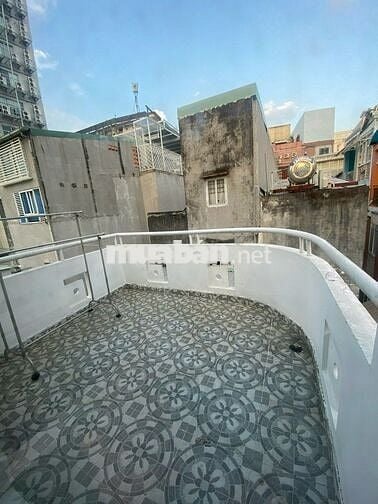 Nhà cho thuê cách metro Bến Thành 500m