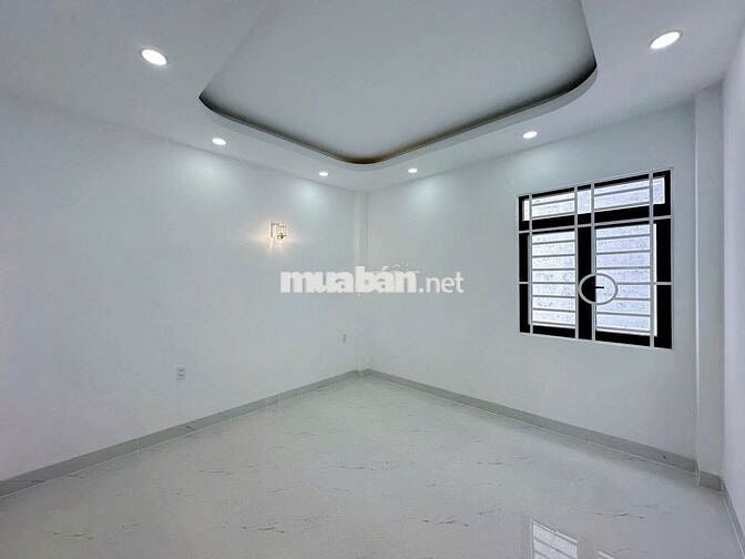 Nhà Mặt Tiền Đường Kinh Doanh ( 4M x 25M ) Sân Xe Hơi Dài 8,1M.