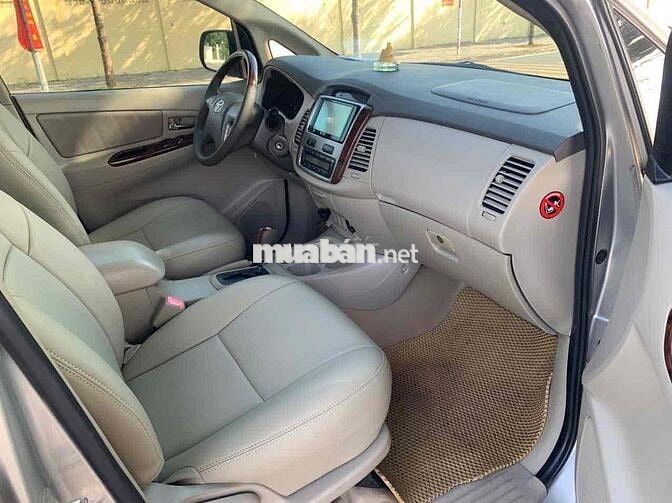 Toyota Innova 2014 2.0V - 130000 km