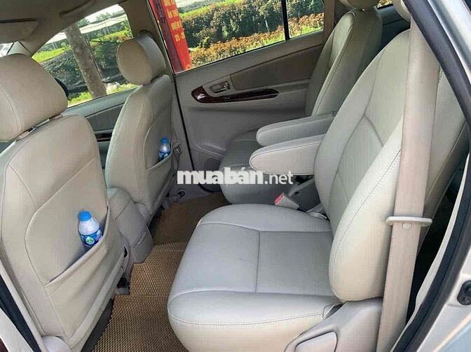 Toyota Innova 2014 2.0V - 130000 km