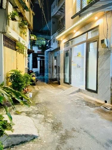 Bán nhà giá 2tỷ7 ,HXH 8m An Dương Vương, Q6, 40m2, 2PN, 2WC, SHR, CC T