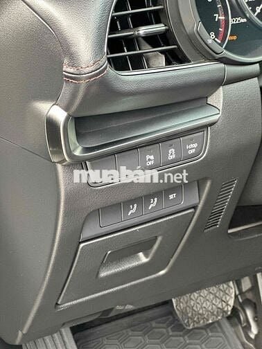 Mazda 3 2024 1.5L Luxury - 40000 km