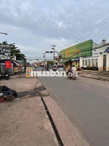 Cần bán đất mặt tiền đường nhựa kinh doanh buôn bán