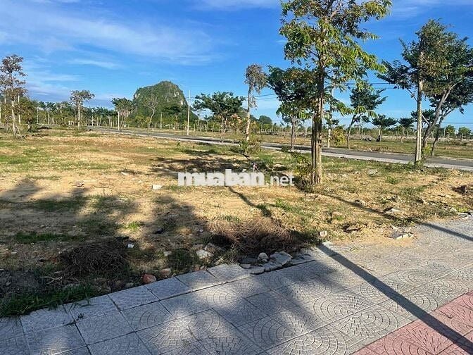 Đất Nam Hoà Xuân sát sông, hướng Đông Nam bán nhanh