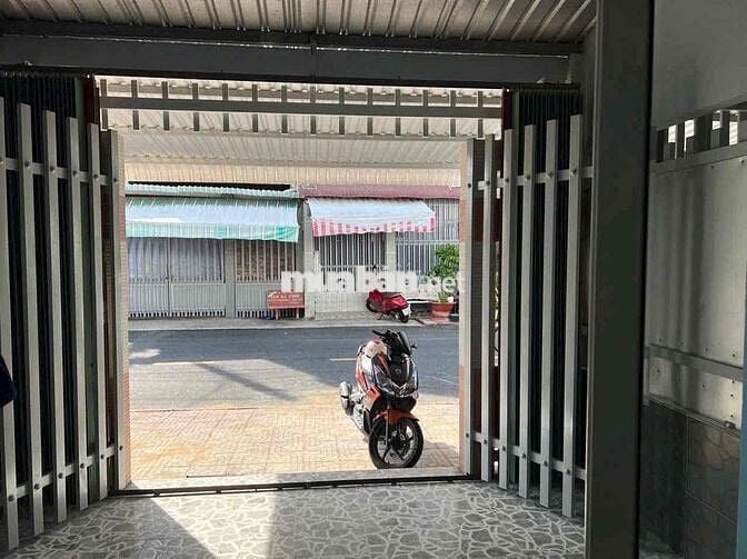 bán nhà trục chính khu dân cư hạnh phúc ( Tiến Thành)