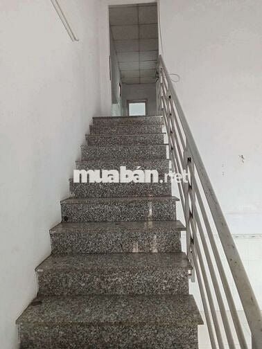 Nhà cho thuê nguyên căn 1 lầu 1 trệt ở đường Nguyễn Thị chạy