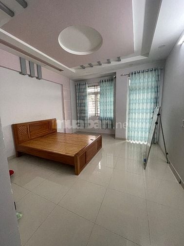 Nhà đẹp cho thuê để ở hoặc làm văn phòng, hẻm xe hơi