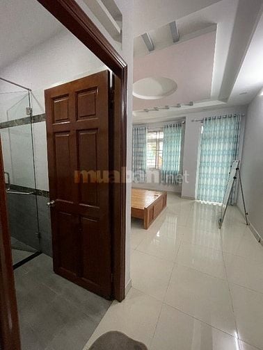 Nhà đẹp cho thuê để ở hoặc làm văn phòng, hẻm xe hơi
