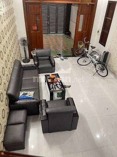 Nhà đẹp cho thuê để ở hoặc làm văn phòng, hẻm xe hơi
