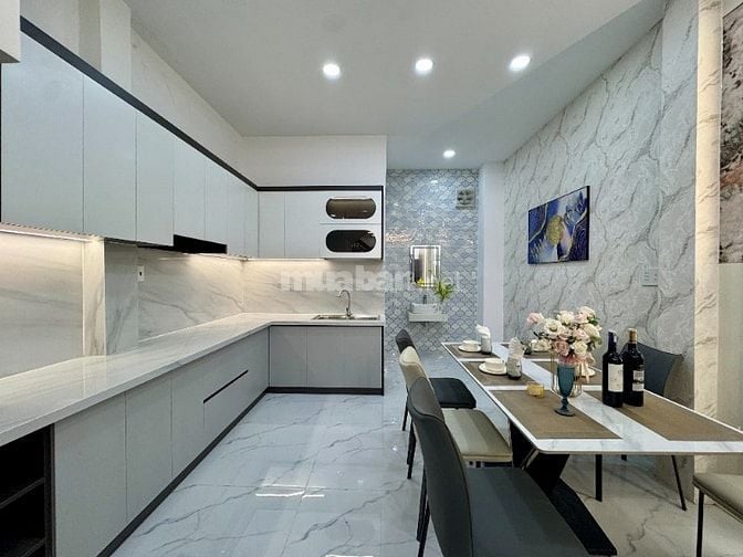 Nhà 3 tầng giáp Gò Vấp - HXH thông 6m - SHR đã hoàn công - nhà mới đẹp