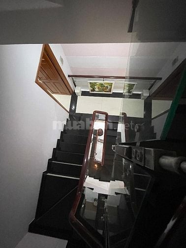 Nhà đẹp cho thuê để ở hoặc làm văn phòng, hẻm xe hơi