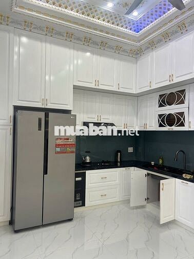 1 PHÒNG NGỦ SIÊU ĐẸP BAN CÔNG ĐÓN NẮNG