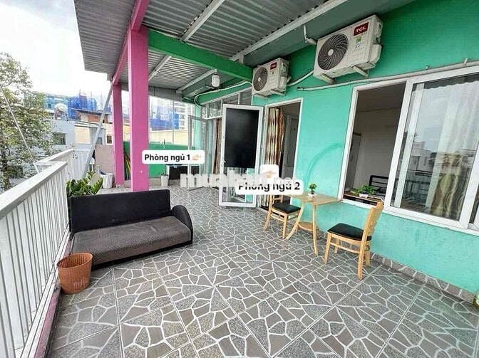 Cho thuê gấp siêu phẩm 2 phòng ngủ bancon sân vườn đầy đủ nội thấy tie