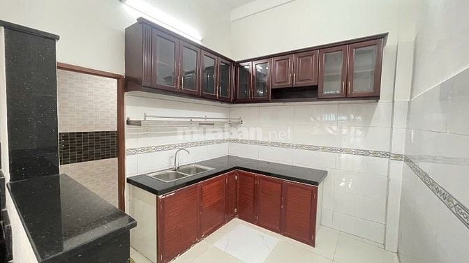 Cho thuê nhà 2 lau 4wc 4pn phú thọ hoà 11 triệu 