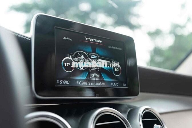 LONG ANH AUTO về Mercedes GLC300 4Matic 2019
