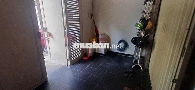 NHÀ MỚI SƠN SỬA ĐỐI DIỆN ĐH VĂN LANG. 1T2L 5PN, VỆ SINH RIÊNG BIỆT