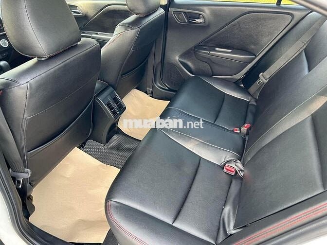 Honda City 2018 số tự động màu trắng