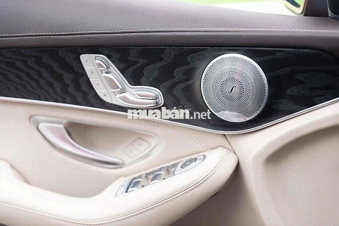 LONG ANH AUTO về Mercedes GLC300 4Matic 2019