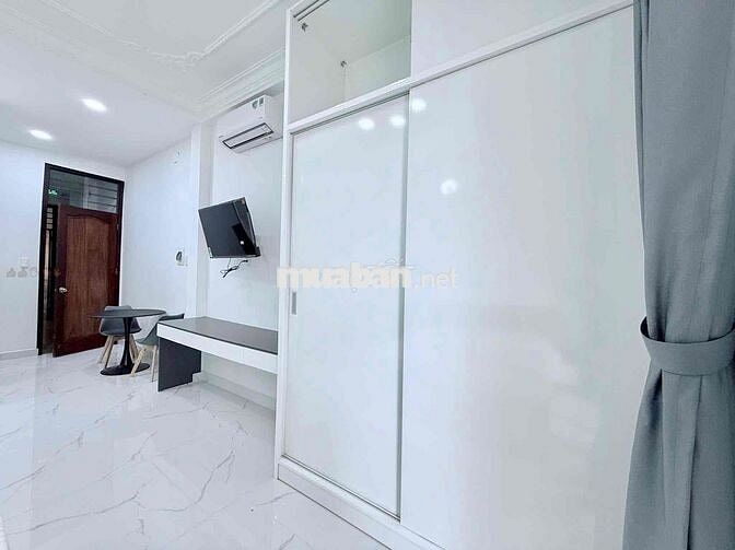 CĂN HỘ STUDIO BAN CÔNG , 38m2 - CẠNH CÔNG VIÊN LÊ VĂN TÁM