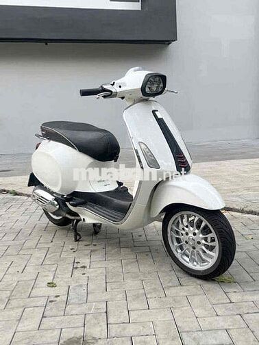 vespa sprint đèn led, máy zin êm. công chứng liền