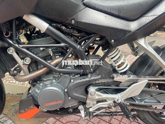 KTM Duke 125 ABS biển soó thành phố