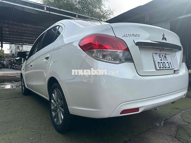 Mitsubishi Mirage 2017 1.2 CVT - 100000 km