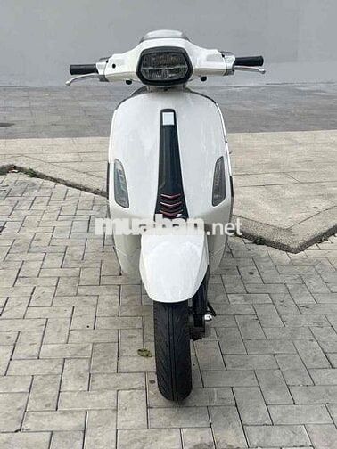 vespa sprint đèn led, máy zin êm. công chứng liền