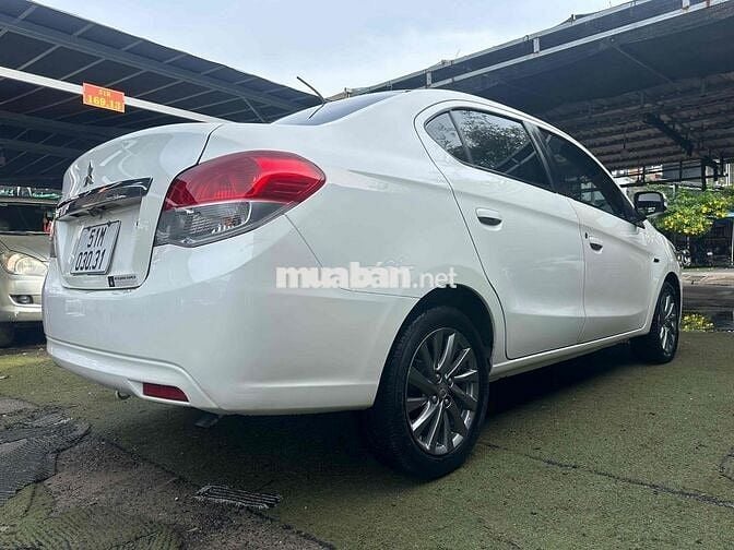Mitsubishi Mirage 2017 1.2 CVT - 100000 km