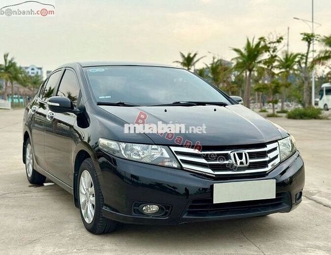 ✓Honda city 2013 đi 15 vạn km.