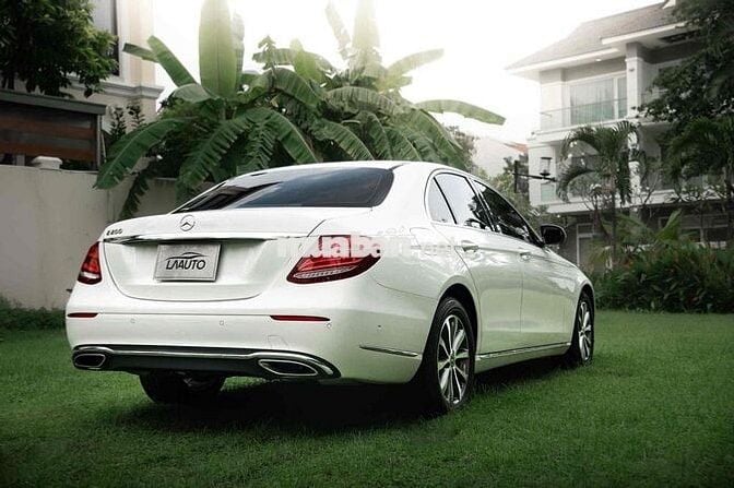 Mercedes E200 Model 2020 - Trắng Nâu