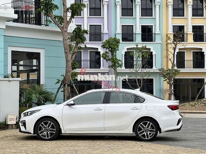 ✓KIA Cerato 1.6 Luxury màu trắng 2019