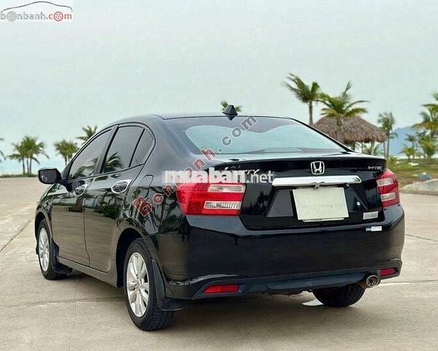 ✓Honda city 2013 đi 15 vạn km.