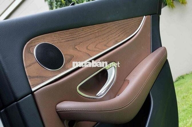 Mercedes E200 Model 2020 - Trắng Nâu