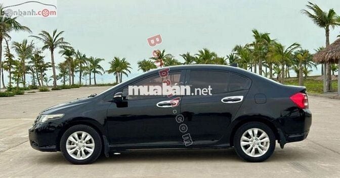 ✓Honda city 2013 đi 15 vạn km.