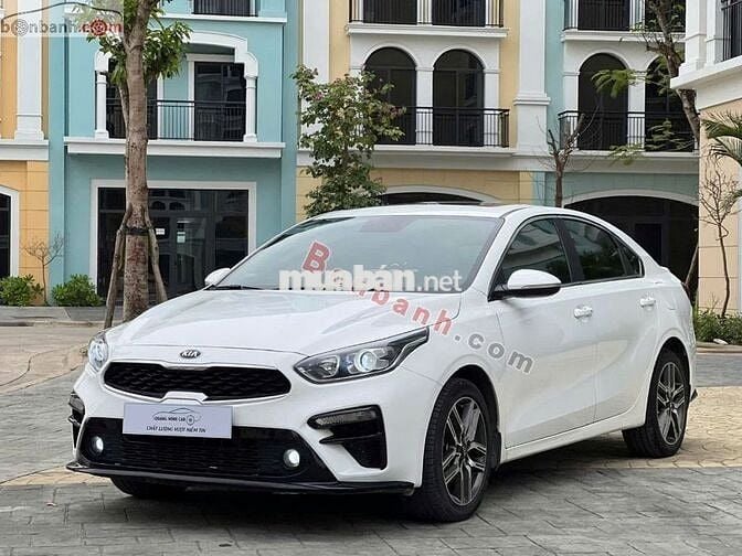 ✓KIA Cerato 1.6 Luxury màu trắng 2019