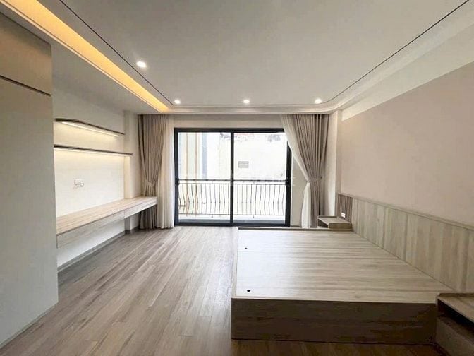 Phố Trạm Nhà Mới 6 Tầng Ga Ra Thang Máy 