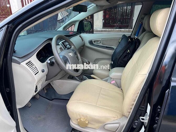 Toyota Innova 2015 2.0E