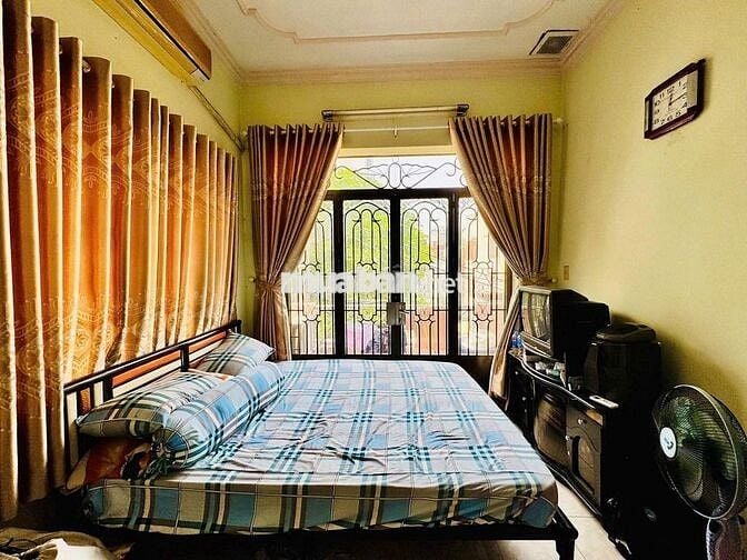 Cho thuê biệt thự 8x15m Thích Quảng Đức, 2 tầng 5pn, giá 29 triệu