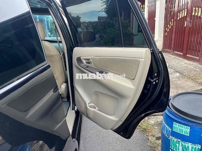 Toyota Innova 2015 2.0E