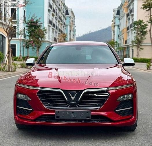 ✓Vinfast Lux A bản Base đỏ 2019